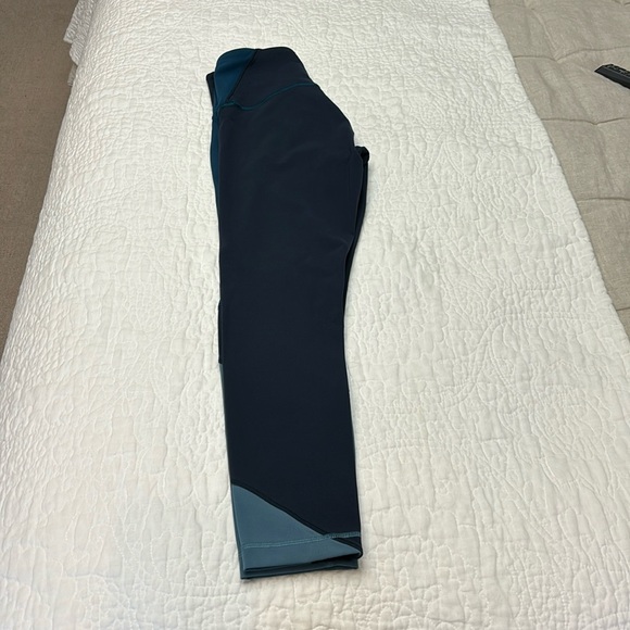 Lululemon Wunder under special edition leggings.  7/8 lengthy. - Picture 6 of 17
